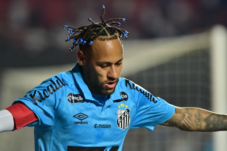 世界杯官方直播平台下载-桑托斯主帅：内马尔不会随队出征南美杯，他将继续进行康复训练